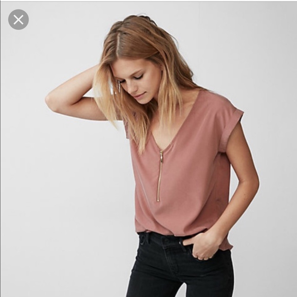 V-neck zip shirt